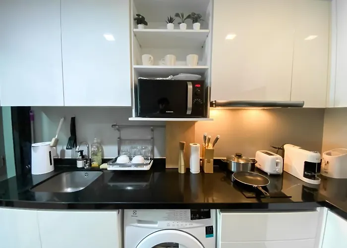 度假居 2br Modern Comfort At Vibrant Asok Bts Station *
