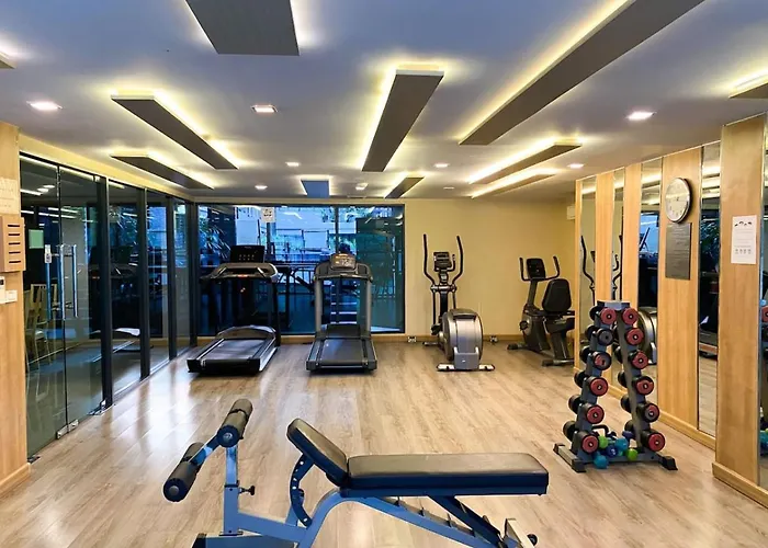 2br Modern Comfort At Vibrant Asok Bts Station 曼谷
