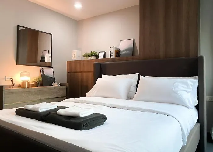 2br Modern Comfort At Vibrant Asok Bts Station 度假居