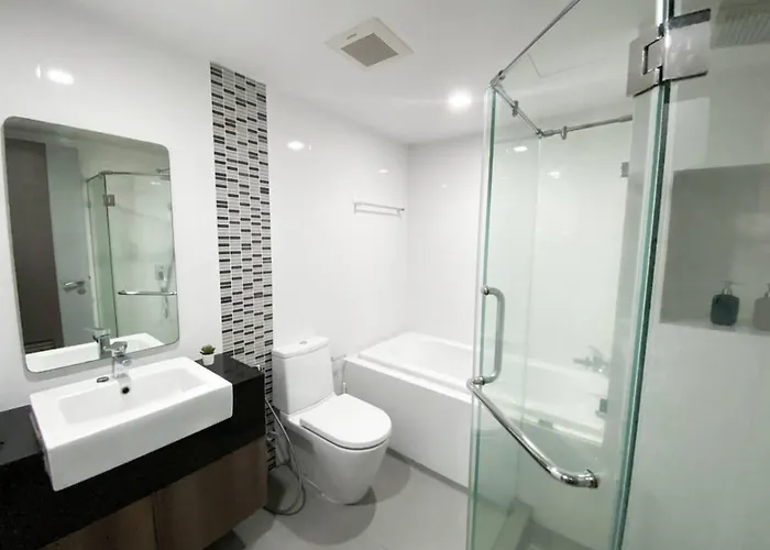 2br Modern Comfort At Vibrant Asok Bts Station *